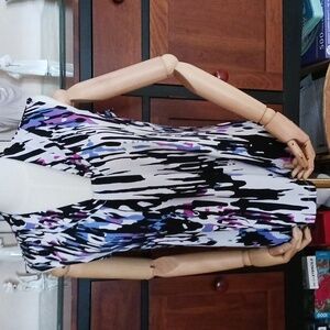 Dana Buchman Graphic Blue and White Sleeveless Blouse